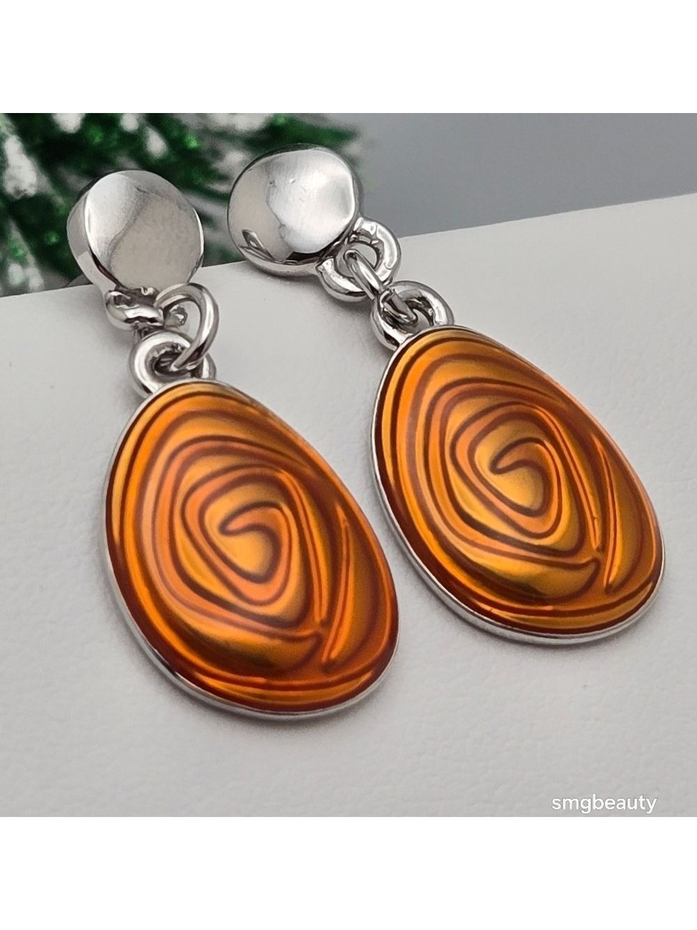 ✨2/$10✨ Silver Tone Drop Earrings Amber Orange Brown Swirl Detail Pierced Studs